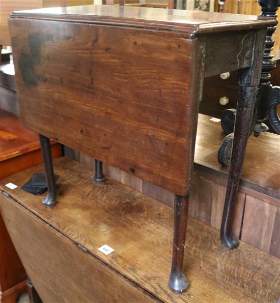 George III style mahogany rectangular topped side table, on turned tapered legs